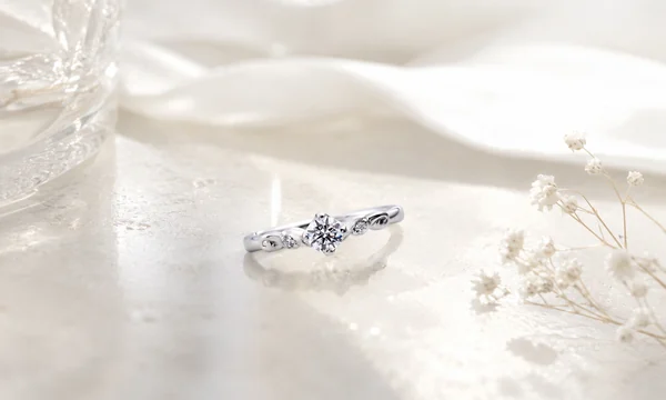婚約指輪